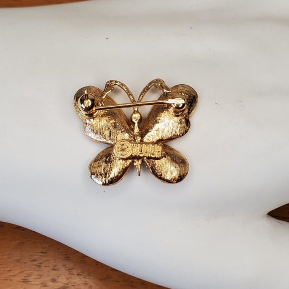 Vintage | Sarah Conventry | Gold Tone Small Butterfly Brooch Shoulder Pin - Picture 3 of 6